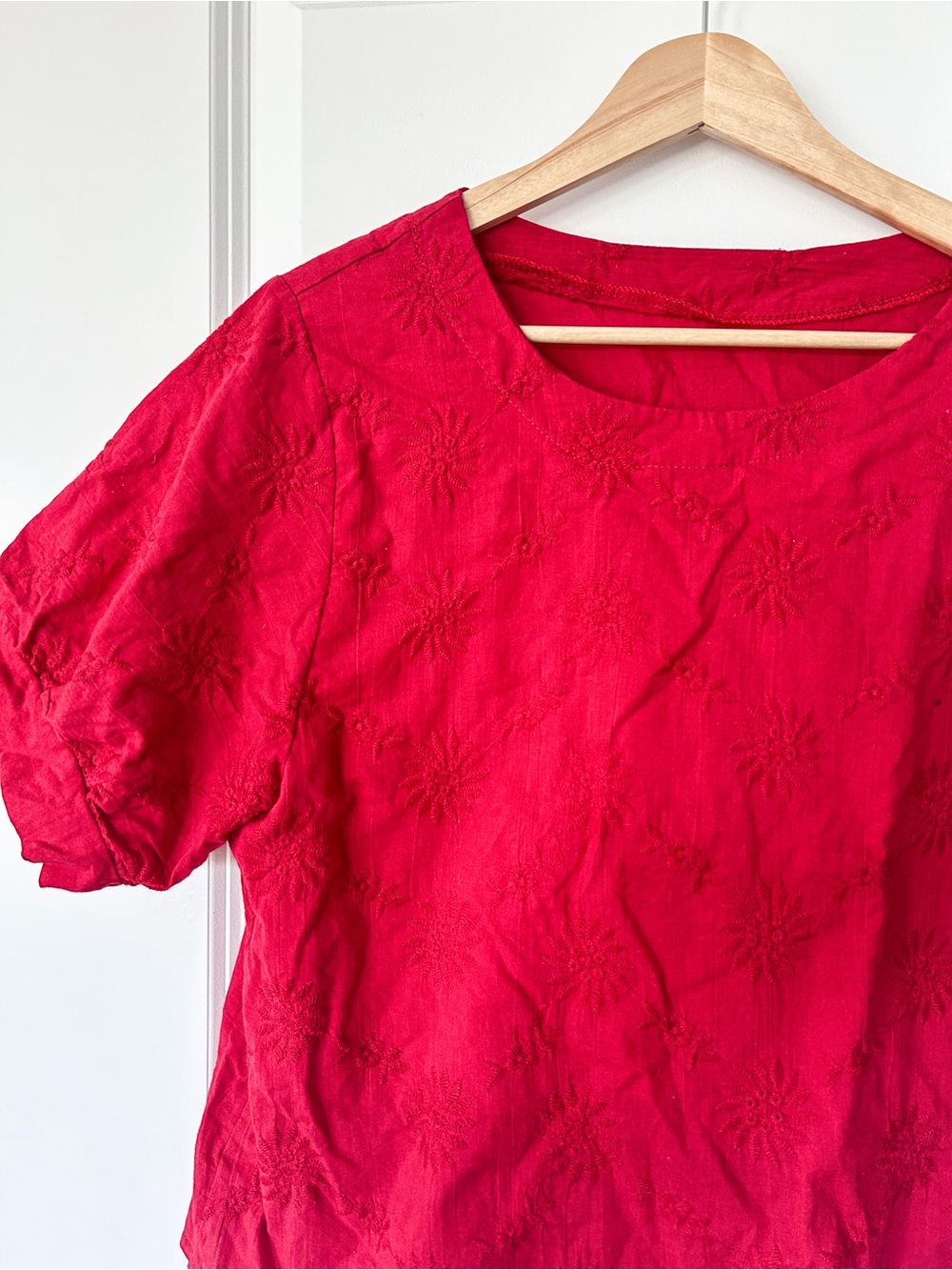 Eyelet Cotton puff sleeve top